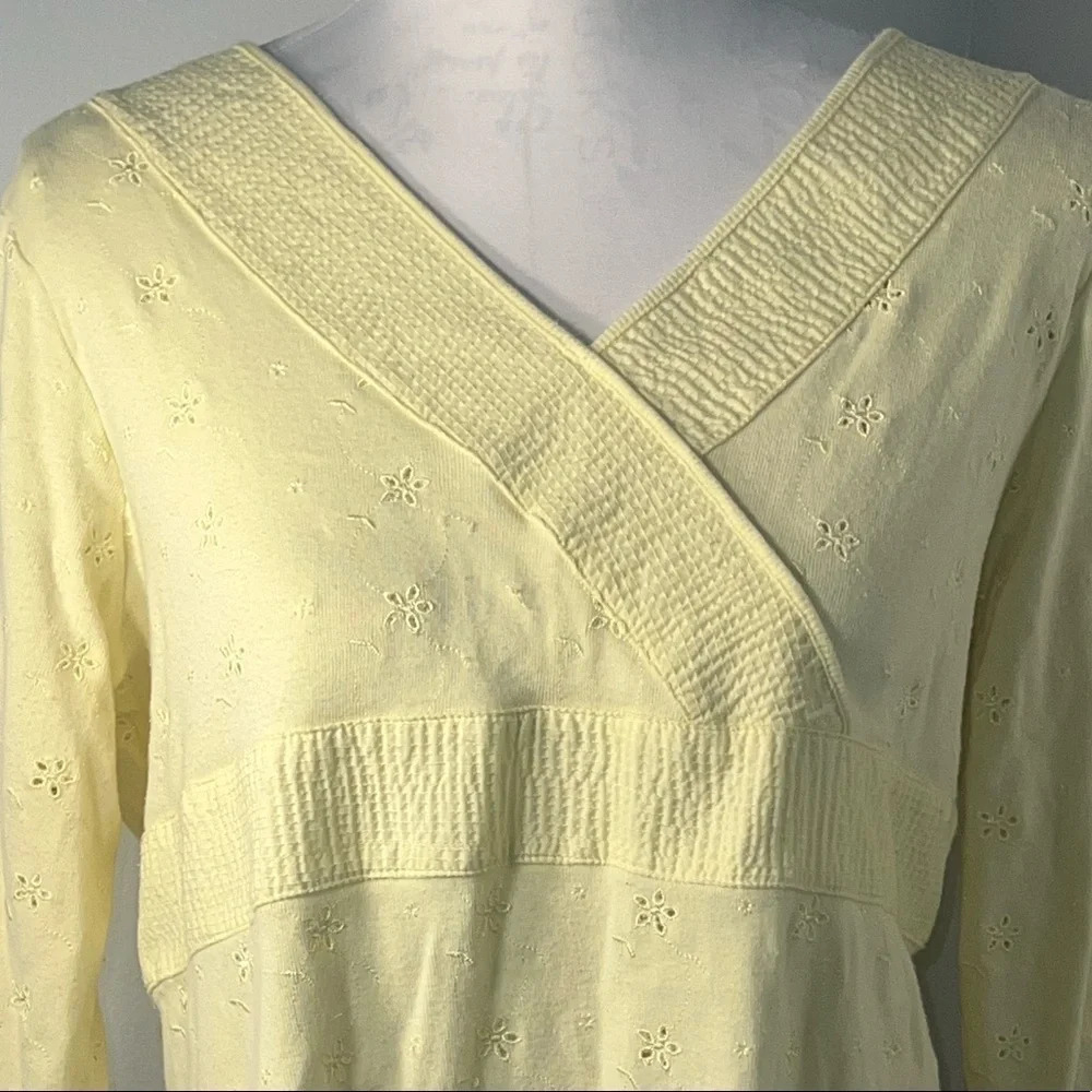 In due time, L 3/4‎ length blouses/ embroidered accents, contrasting materials